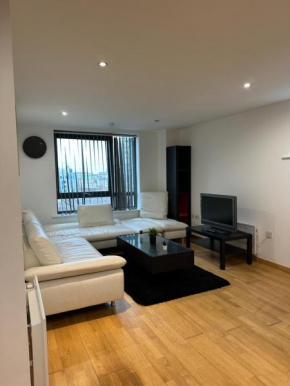 City Centre 2 Bed Room 2 Bath Room Apartment with En-suite
